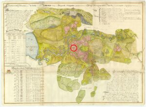 En gammal historisk karta från 1705 där gravhögen läge är markerat med en röd ring.